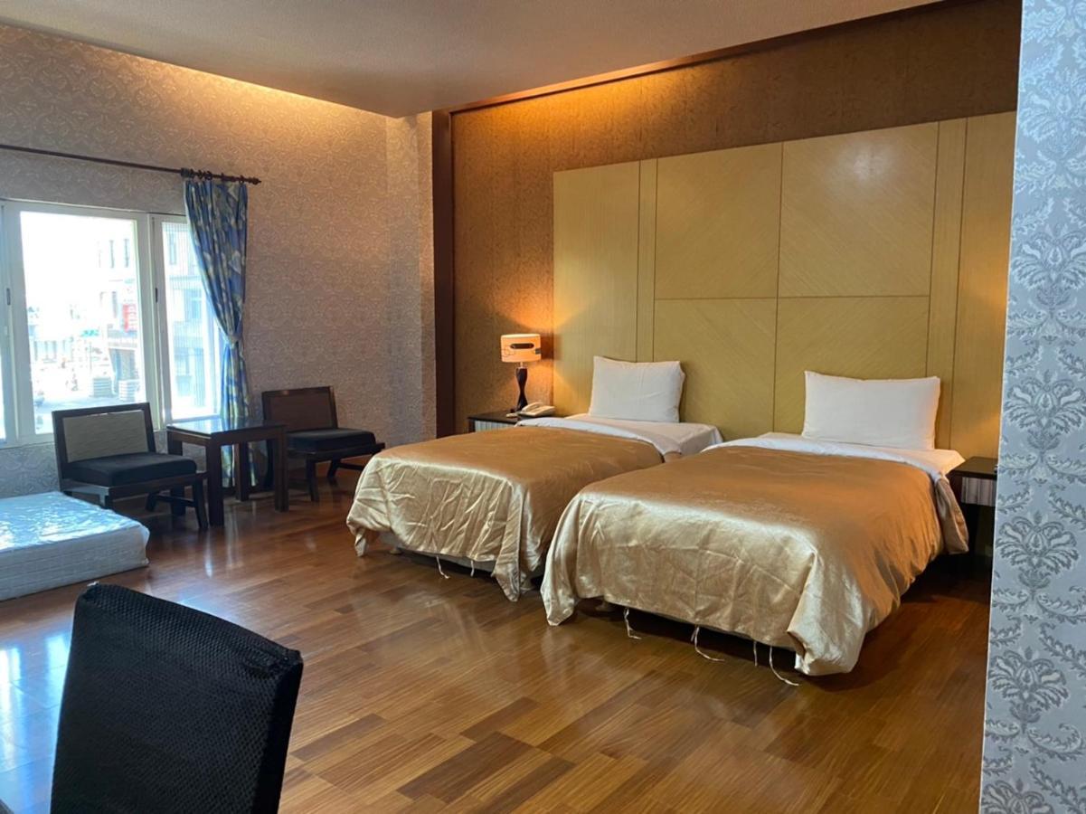 Treasure Island Motel - Fengshan 高雄市 エクステリア 写真