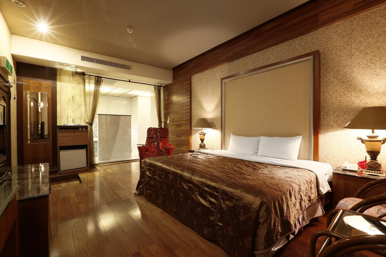 Treasure Island Motel - Fengshan 高雄市 エクステリア 写真