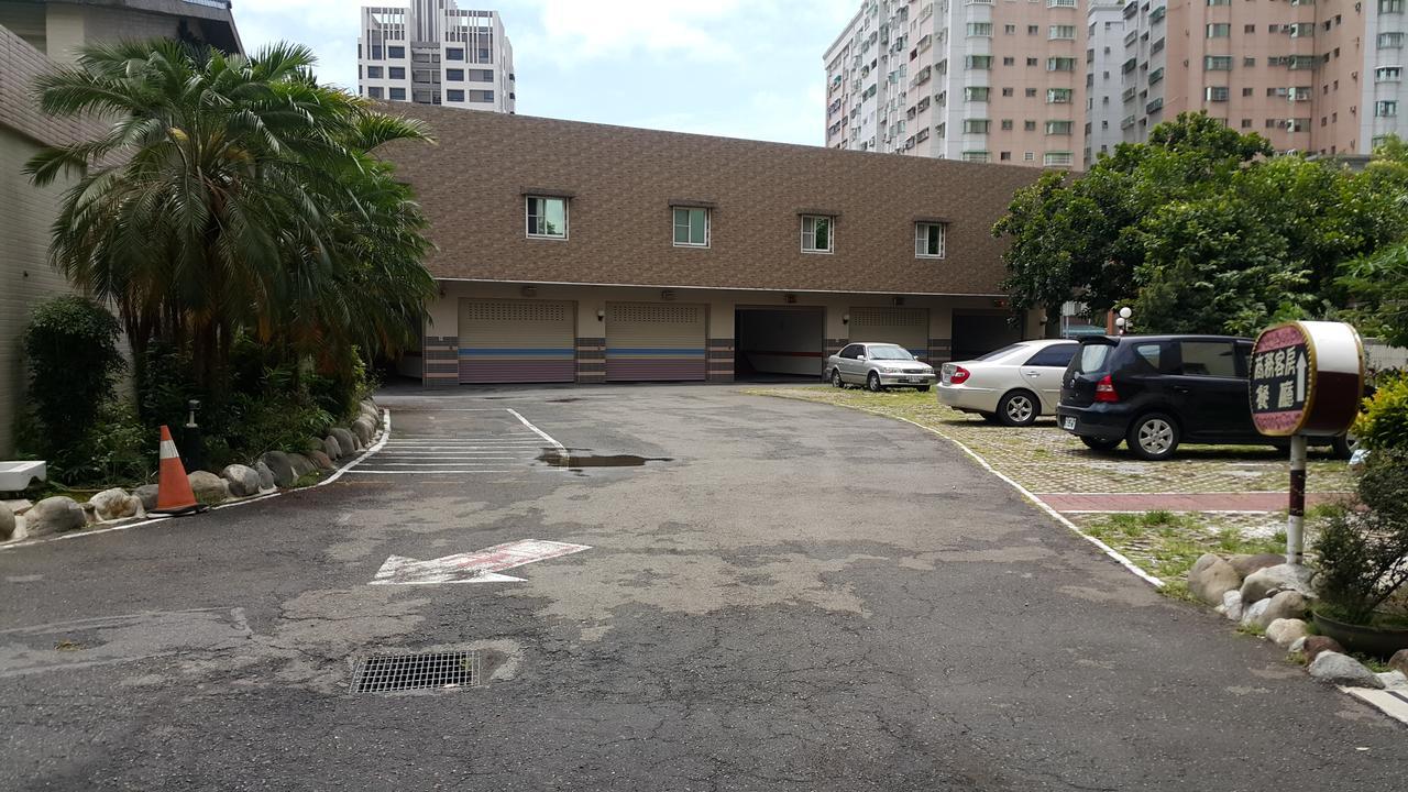 Treasure Island Motel - Fengshan 高雄市 エクステリア 写真
